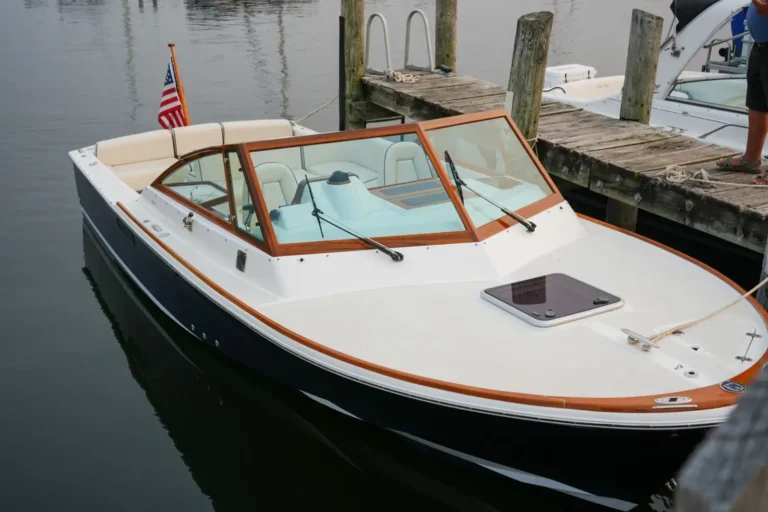 Bateau Riva : l&rsquo;histoire et le mythe du runabout italien
