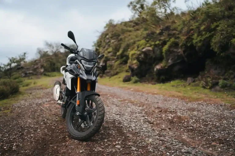 Moto adventure : comprendre le segment trail et bien choisir