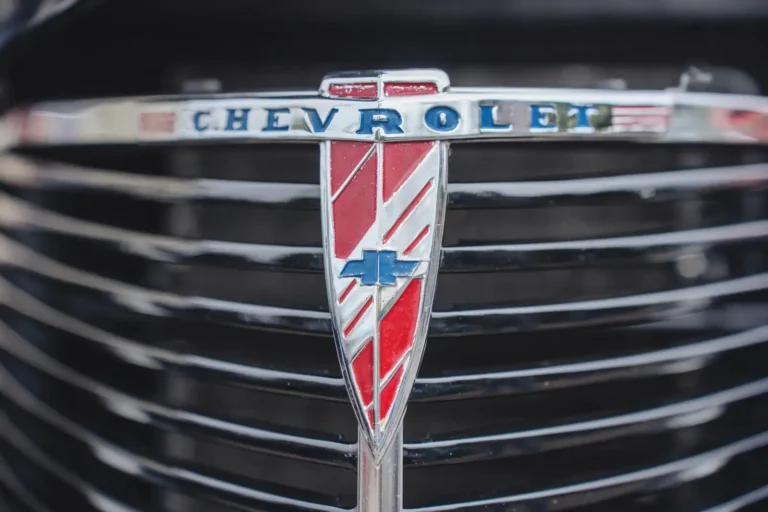 Quiz voiture logo : reconnaître les marques à leur emblème
