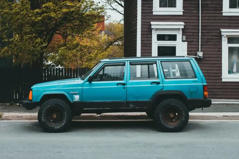 SUV : traduction et signification du terme en français