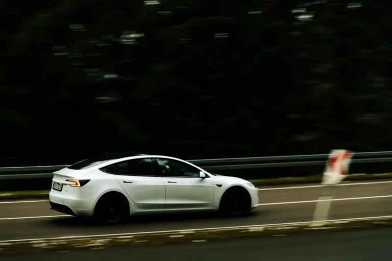 Voiture électrique qui prend feu : ce que disent les chiffres