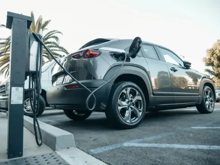 Bornes de recharge Carrefour : ce qu&rsquo;on y trouve et comment payer