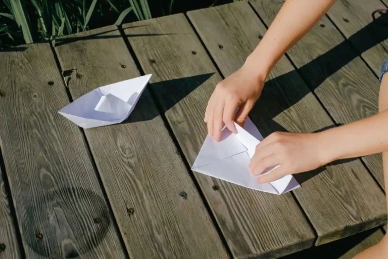 Bateau origami facile : quel modèle est vraiment à votre portée