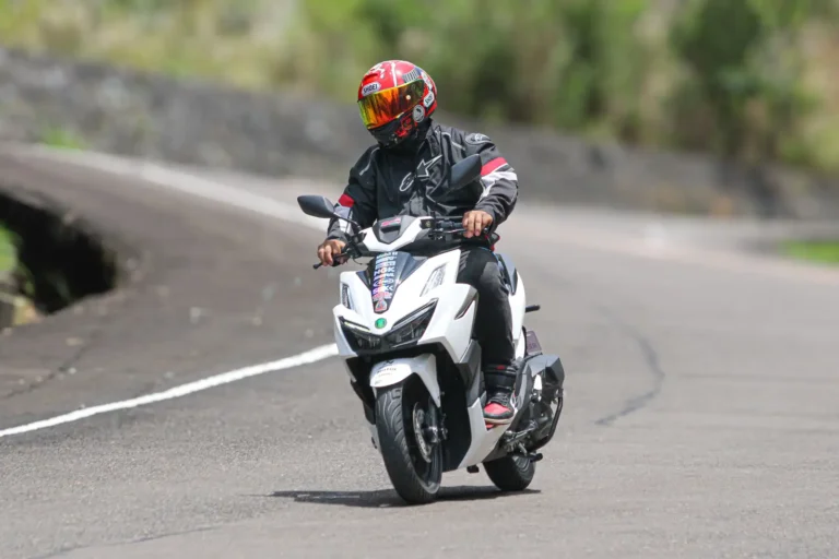 Scooter BMW : quatre modèles, et c&rsquo;est votre permis qui tranche