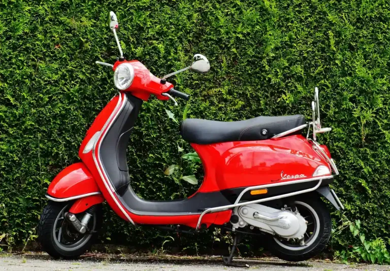 Scooter Vespa : choisir son modèle en comprenant la coque acier